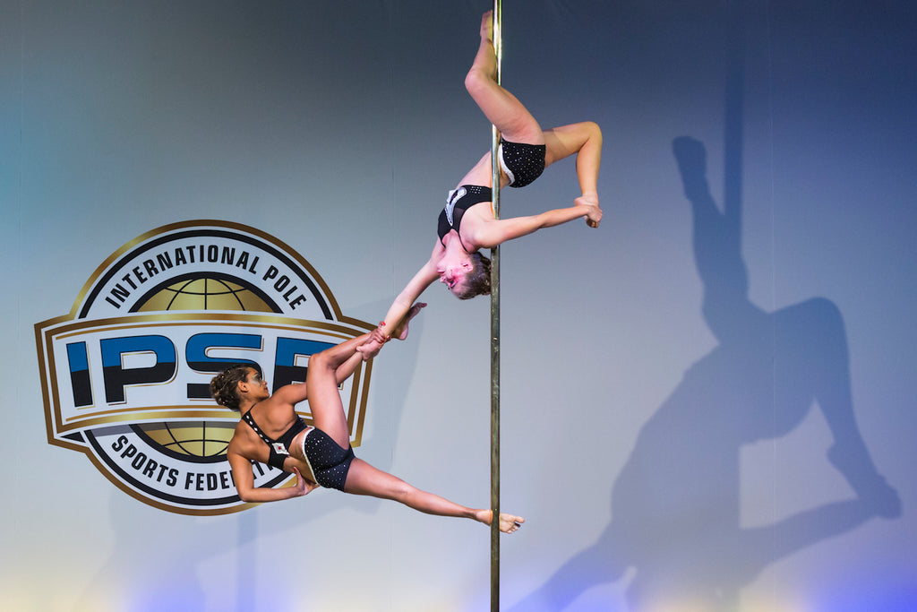 Wie bereiten Sie ein duo act pole dancing vor? DuoPoleNotti enthüllt Ihr Geheimnis